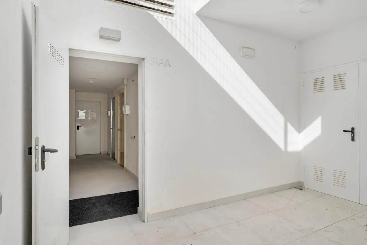Luxurious Modern Mijas Apartment With Pools & Spa - Perfect For Families & Golfers By Costarentals - Ref 68 El Faro 0*,  إسبانيا